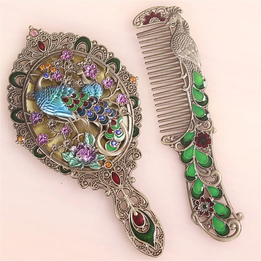 Antikes Messing mit grün-blauem, handbemaltem und juwelenbesetztem Pfauen-Design, faltbarer Handspiegel und Kamm aus Metall (Farbe: B)